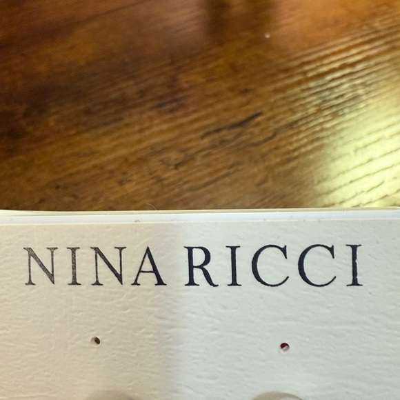 NWOT - Nina Ricci Cream and Silver Pearl Jewelry Set - Picture 2 of 6